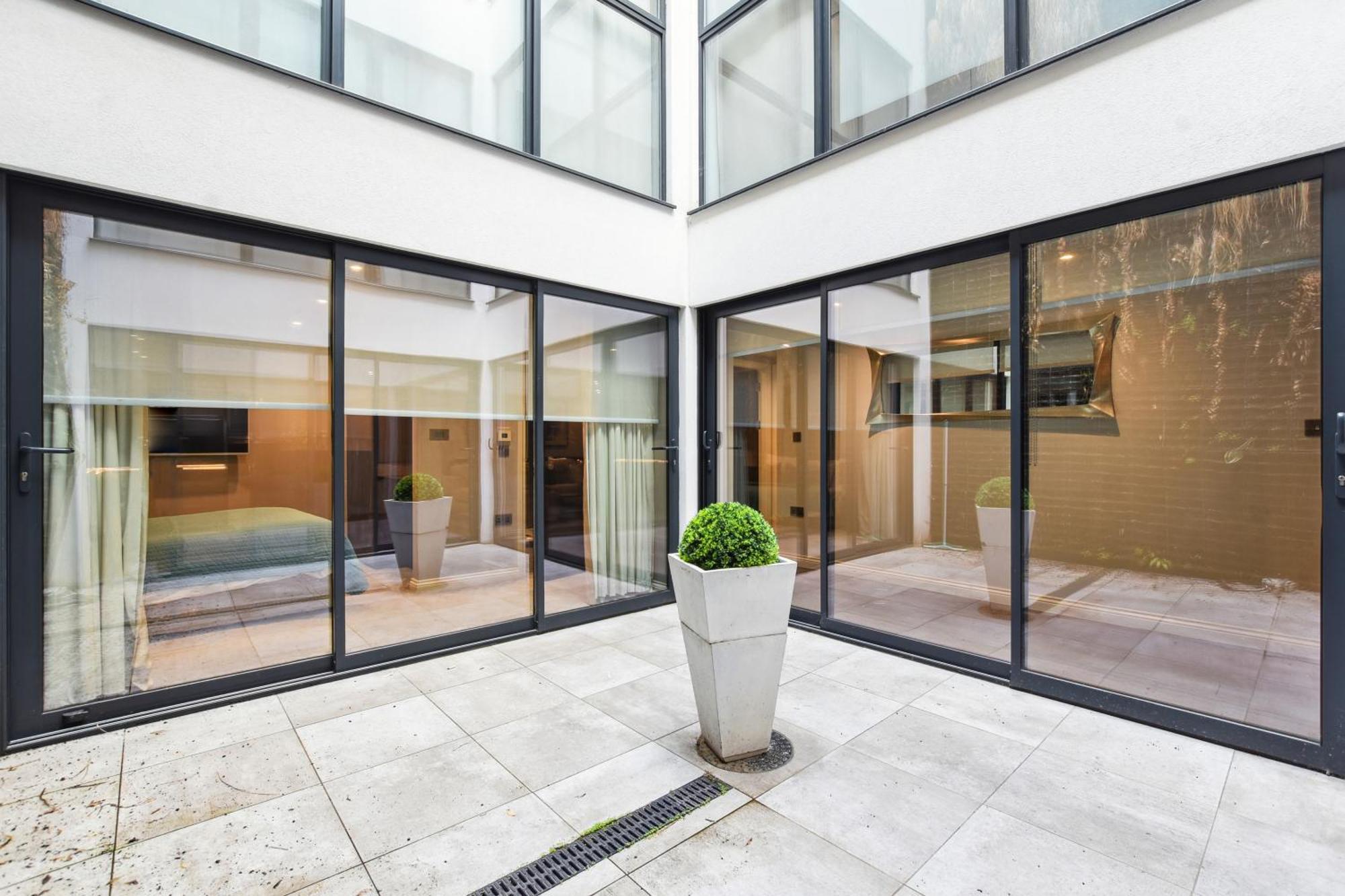 Buckingham Palace Residences By Aeria Apartments London Luaran gambar